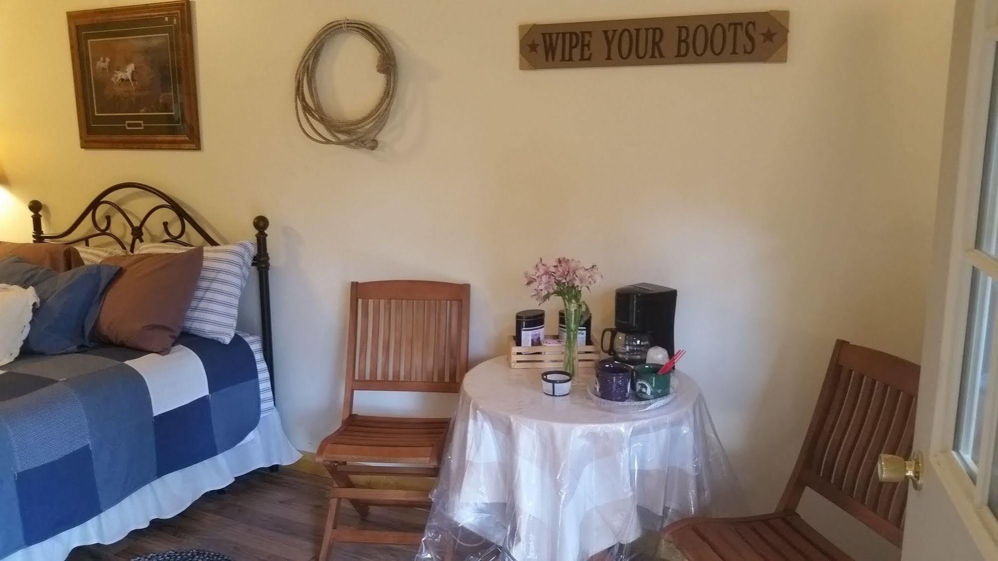 Bed and Breakfast Lonesome Dove Ranch à Kalispell Extérieur photo